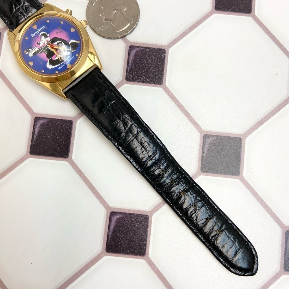 Vintage Armitron x Looney Tunes Pepe Le Pew Musical Watch “…Mood for Love” 🎵 - Picture 15 of 17